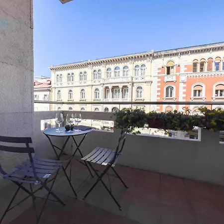 Corso Italia 7 Tirabora Short Rent