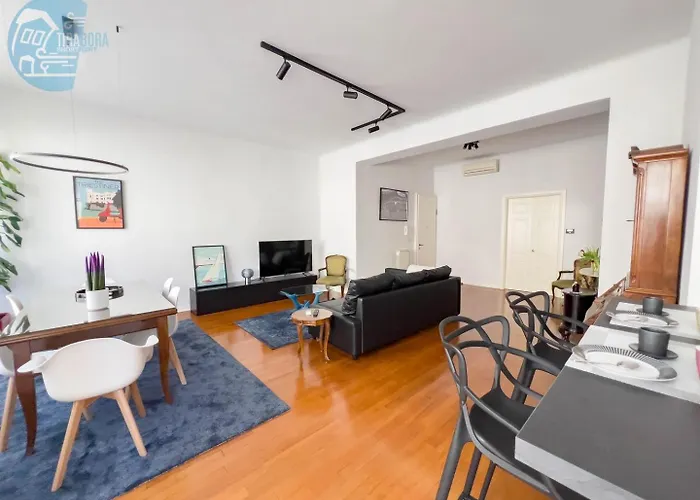 Corso Italia 7 Tirabora Short Rent