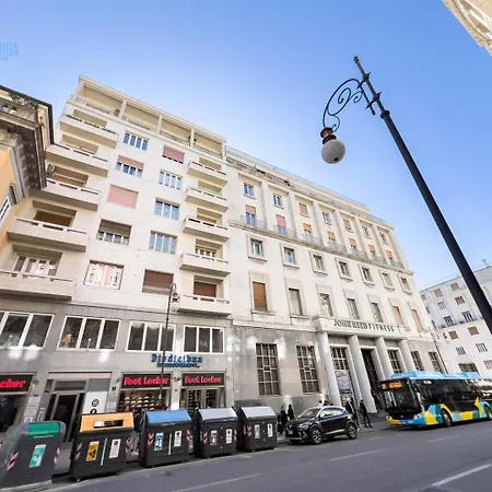 Corso Italia 7 Tirabora Short Rent Apartment